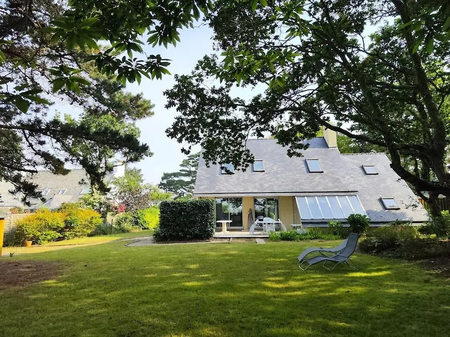 A Deux Pas De La Mer, Au Calme Dans Le Bois Villa Roscoff